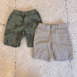 Lot of 2 Boys Crewcuts Factory khaki shorts, size 6